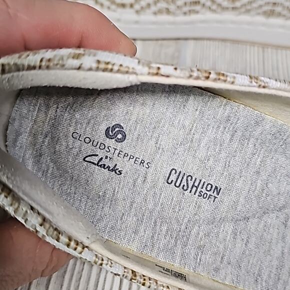 Clarks Step Glow Slip On Loafer Flats Natural White Weave Womens Size 6.5 New - Picture 6 of 12